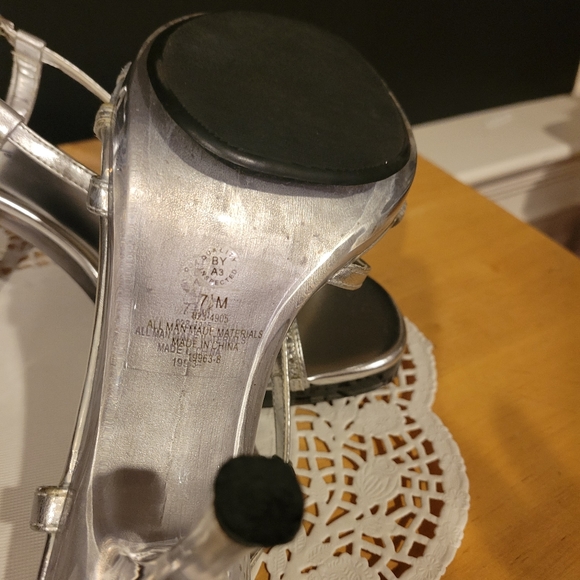 NIB Jacqueline Ferrar Shoes Woman's 7.5M Silver High Heels Party Shoes - Picture 12 of 12